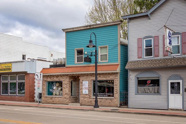 228 E Main St, Waterford
