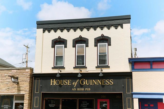 352 W Main St, Waukesha