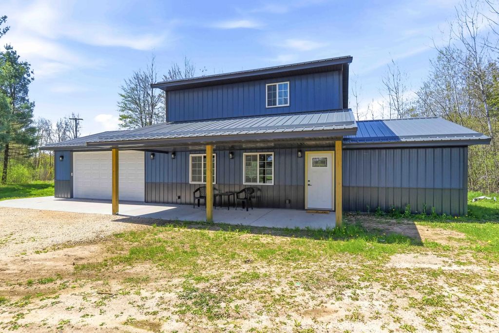 N7723 N Odeen Rd, Adams