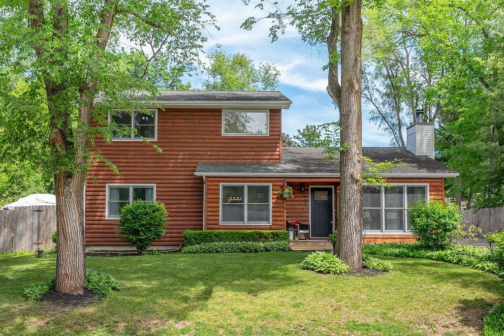 W160 Lilac Ave, Bloomfield