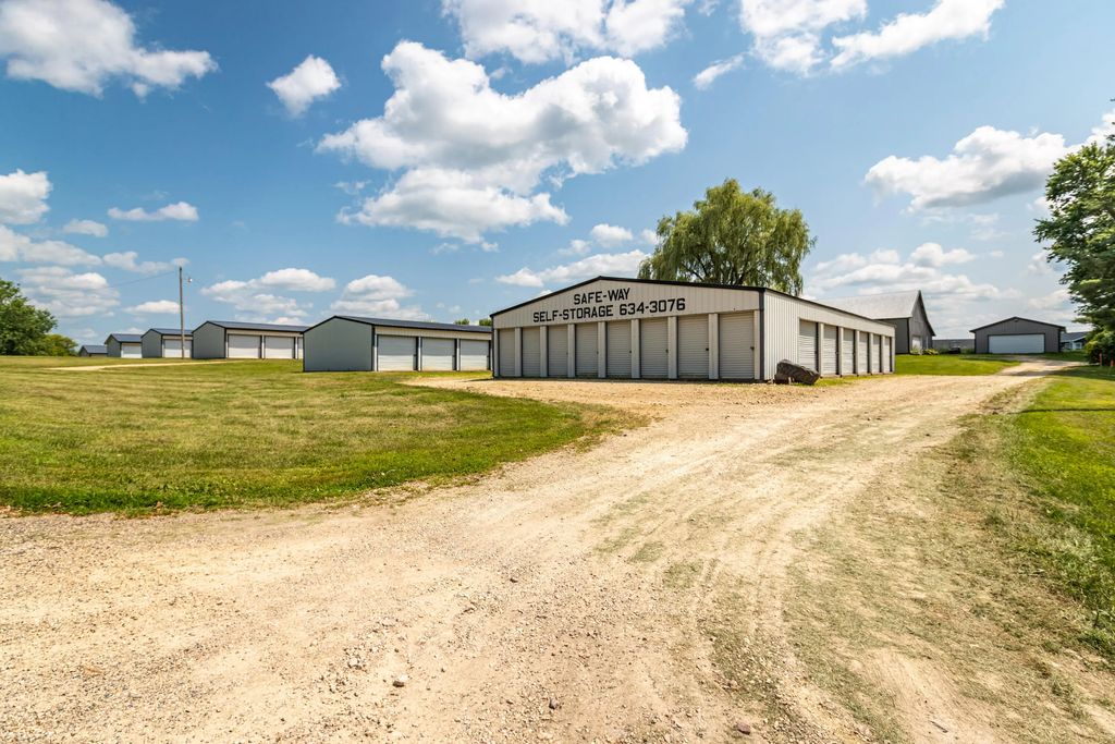 709 S Main St, Westby