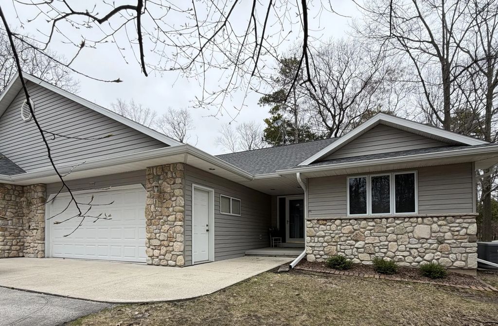 8086 E Oaks Dr 1002, Baileys Harbor