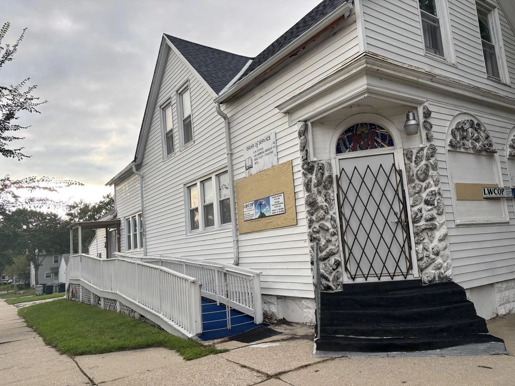2401 N 10th St, Milwaukee
