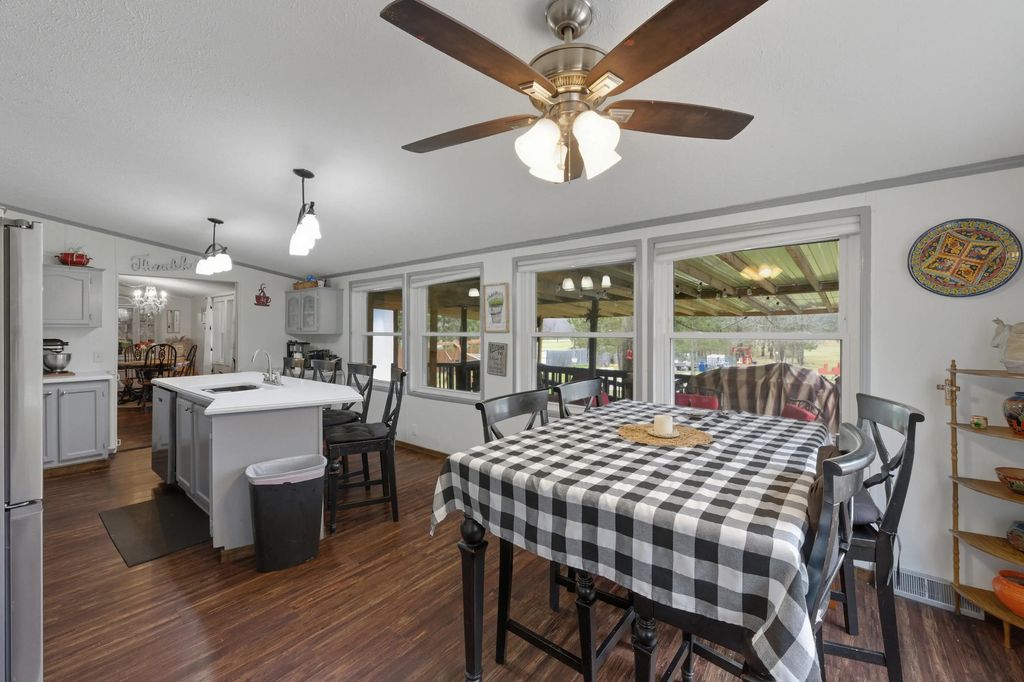 361 Elk Ave, Oxford