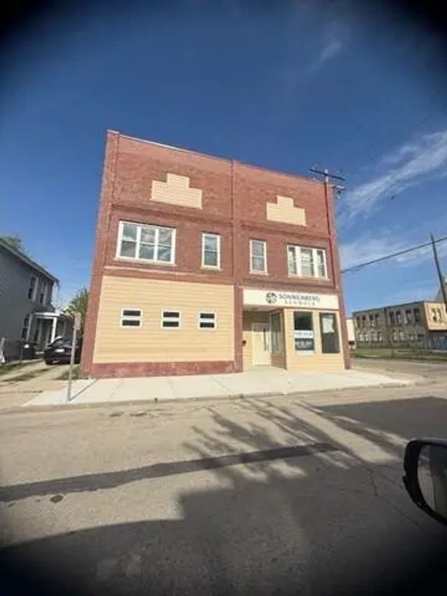 800 Villa St, Racine