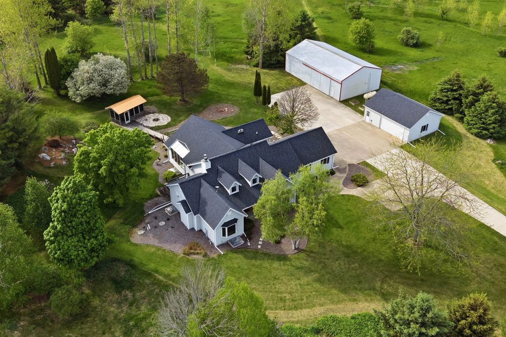 N1216 County Road Kw -, Holland