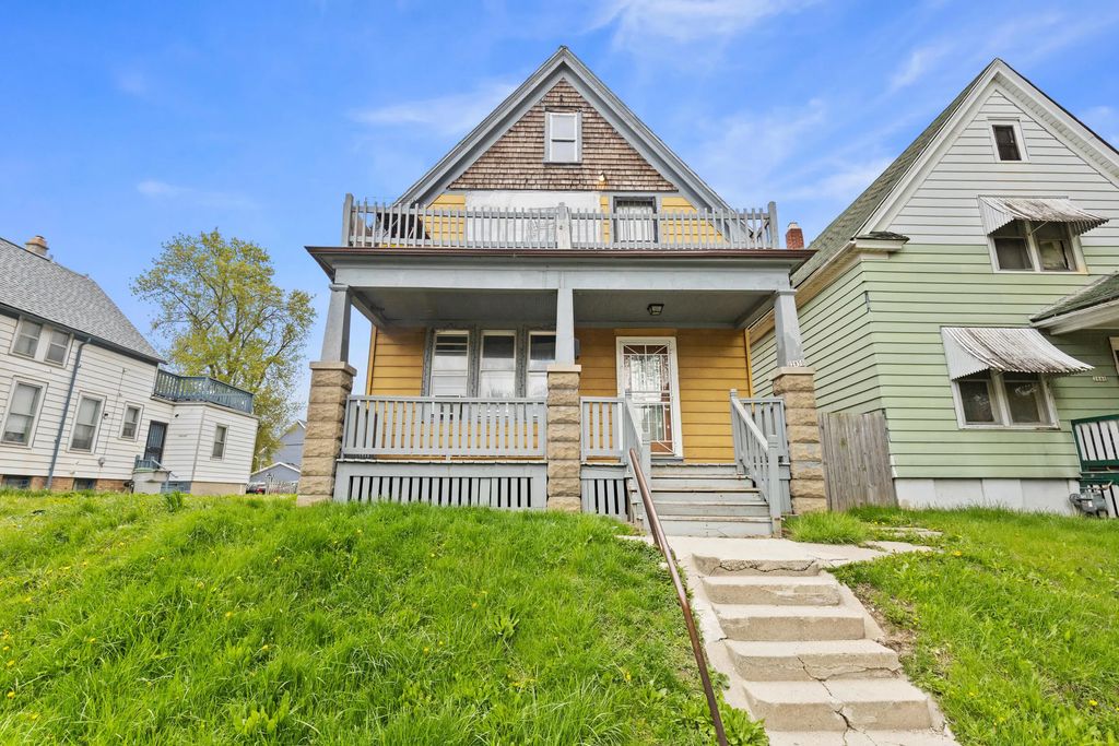 2850 N 28th St, Milwaukee