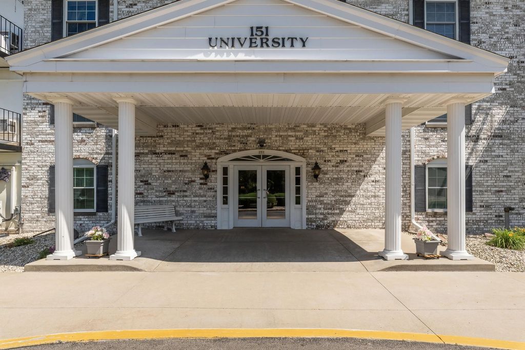 151 N University Dr 319, West Bend