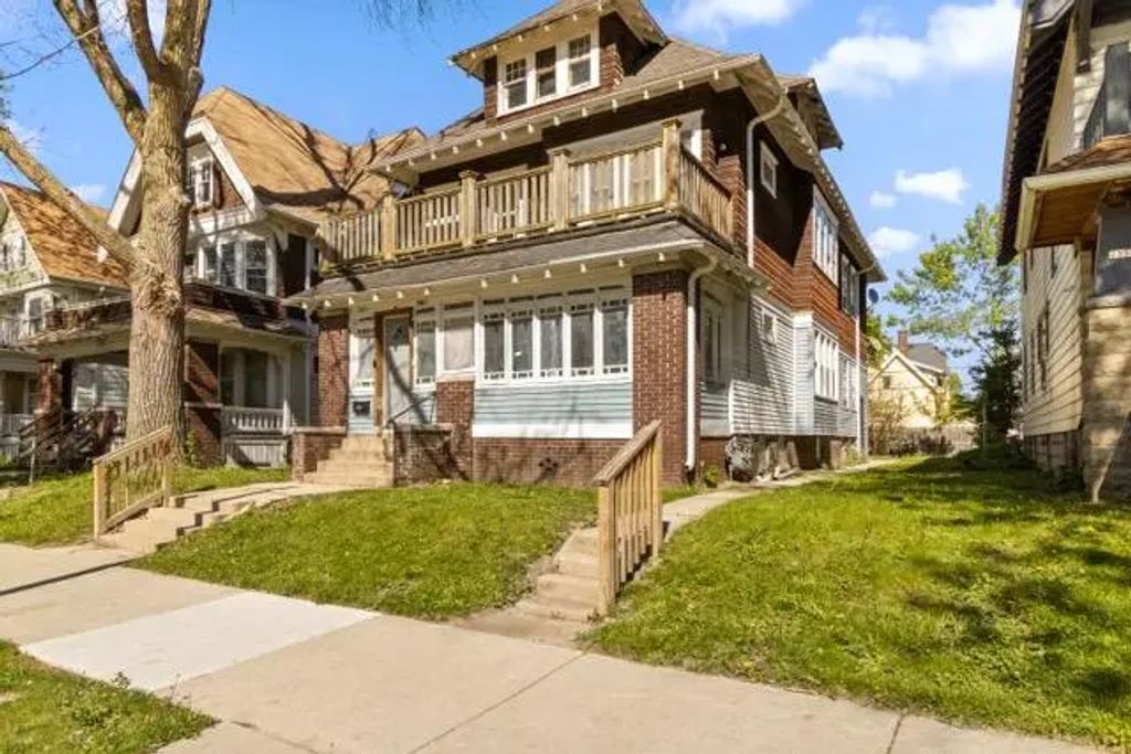2560 N 41st St 2562, Milwaukee