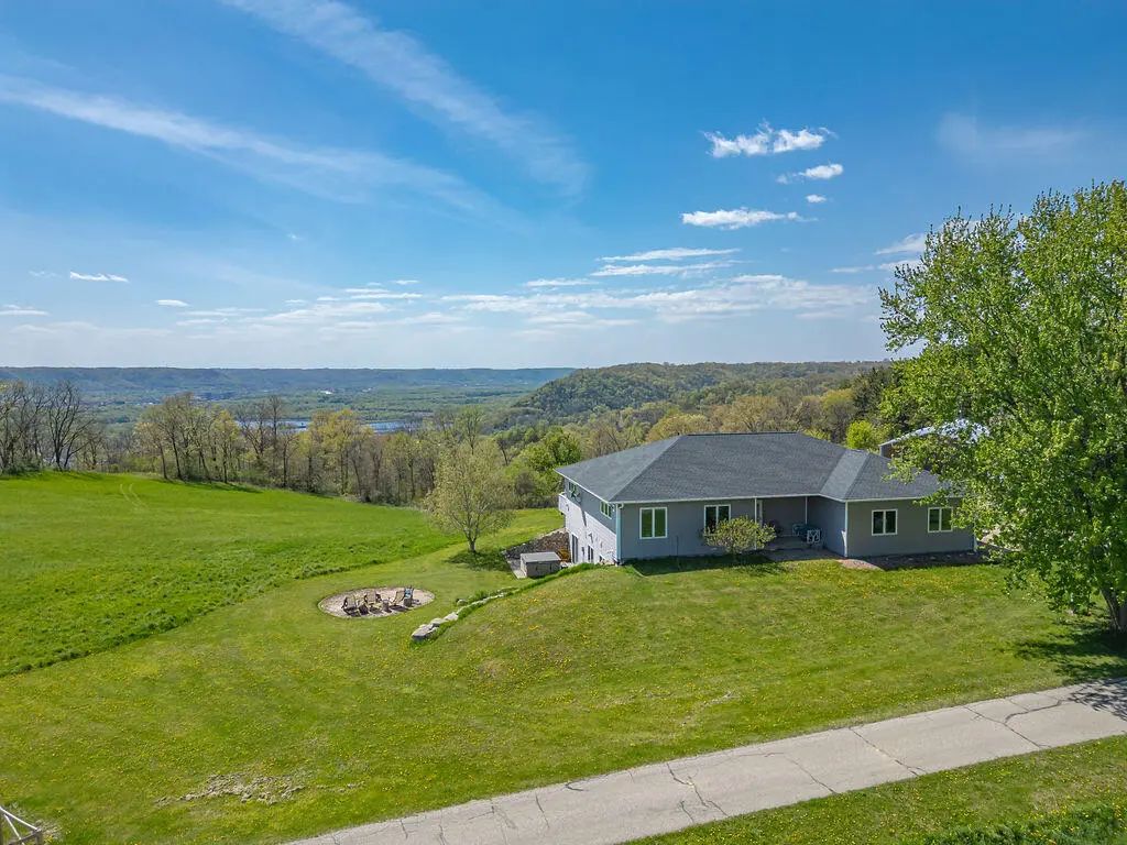 S3565 Rooster Ridge Ln, Buffalo