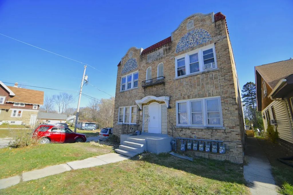 4480 N Hopkins St, Milwaukee