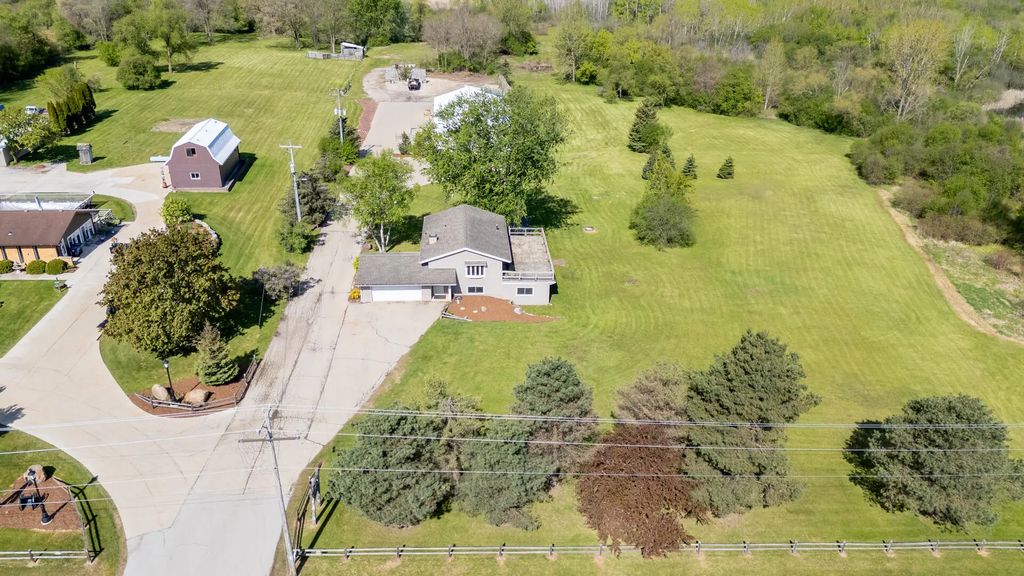 W240s4901 Highway 164 -, Waukesha