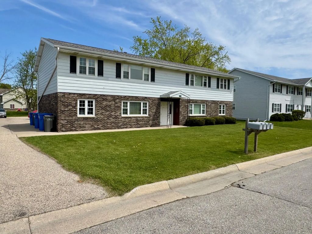 1012 Meadow St, Watertown