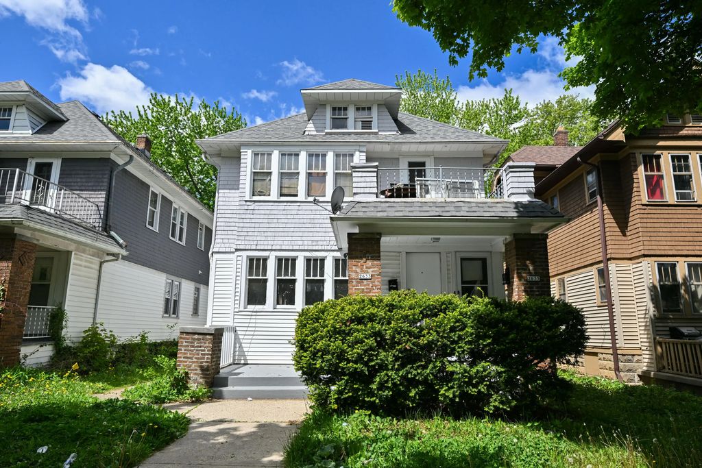 2633 N 50th St 2635, Milwaukee