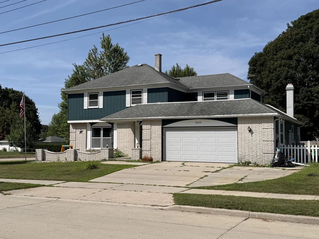 3604 Adams St, Two Rivers