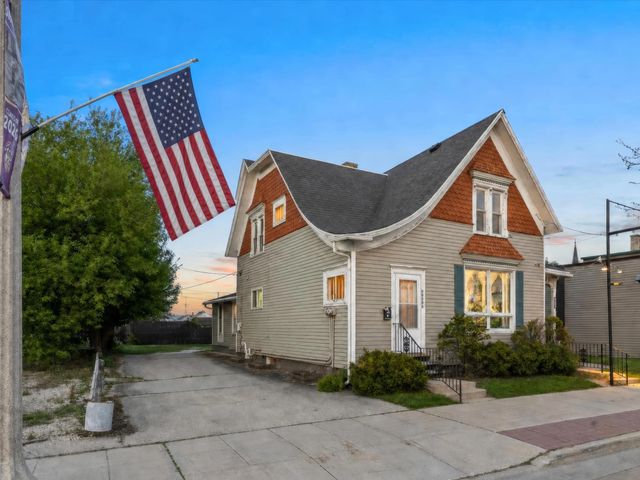 2009 Washington St, Two Rivers