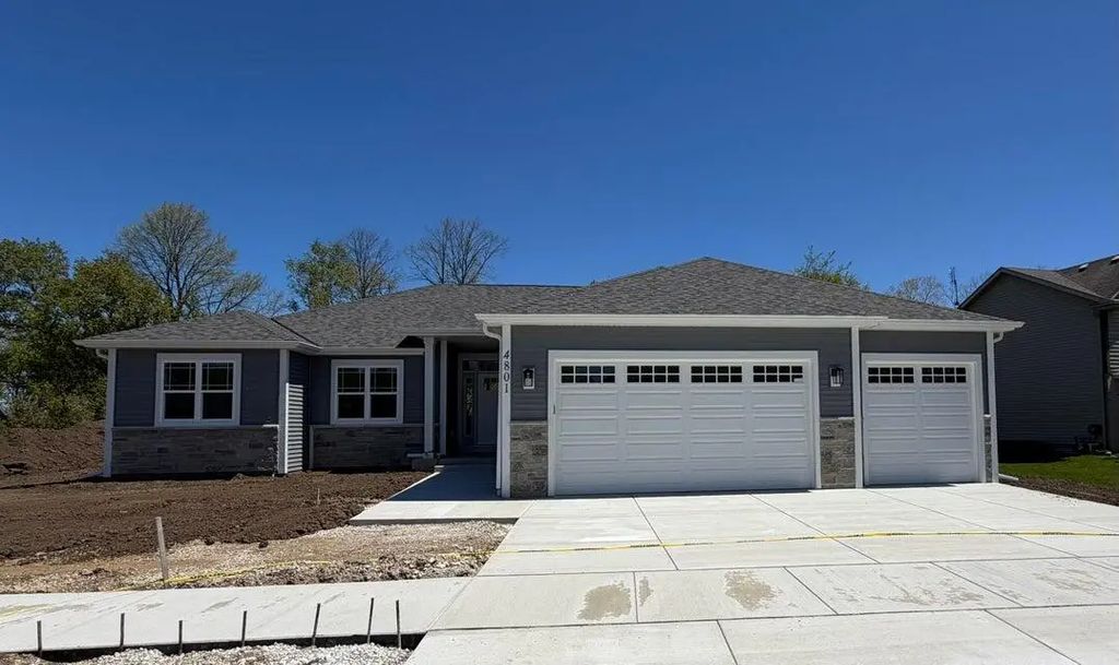 11624 28th Ave, Pleasant Prairie