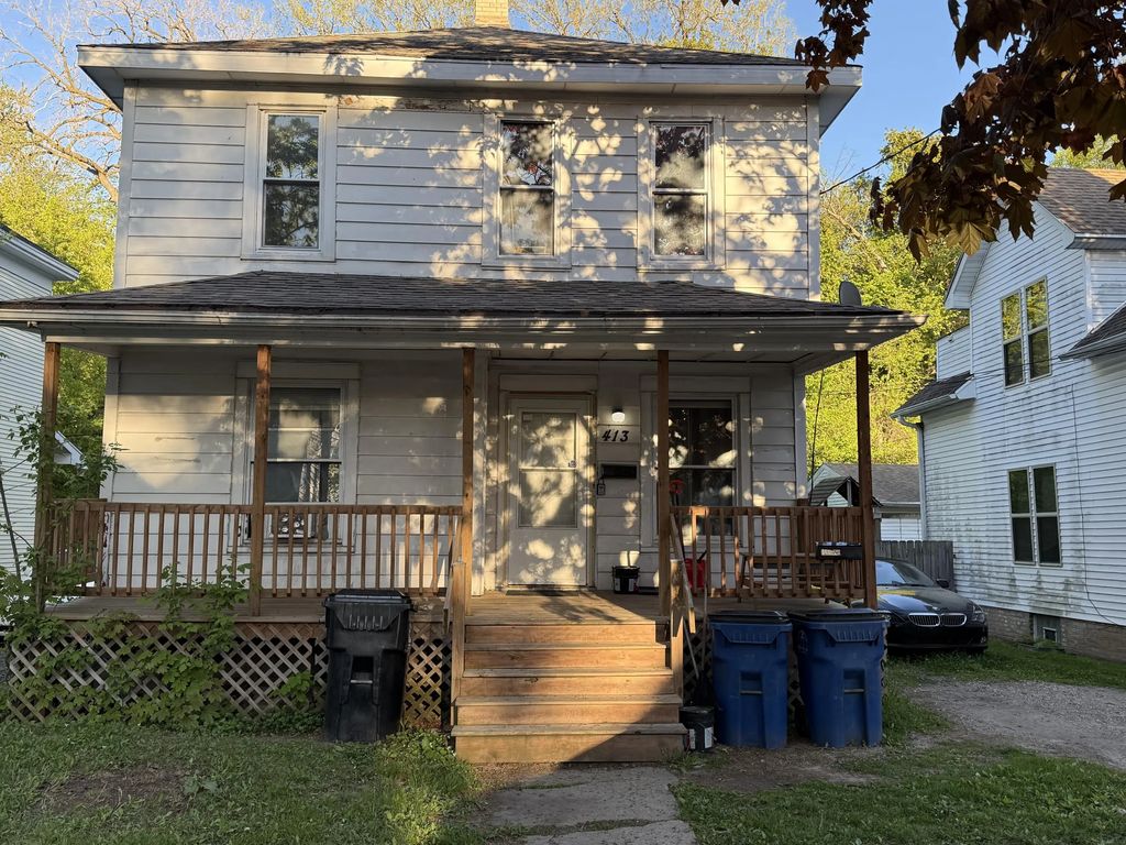 413 Park View Dr, Racine