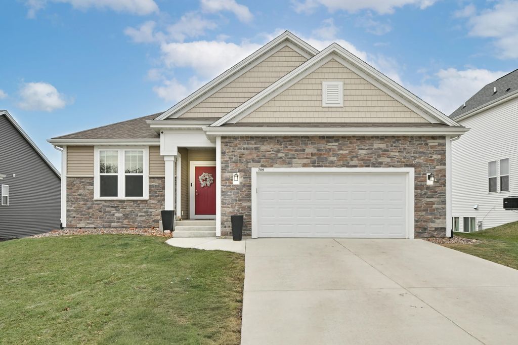 704 River Ridge Dr, Waterford
