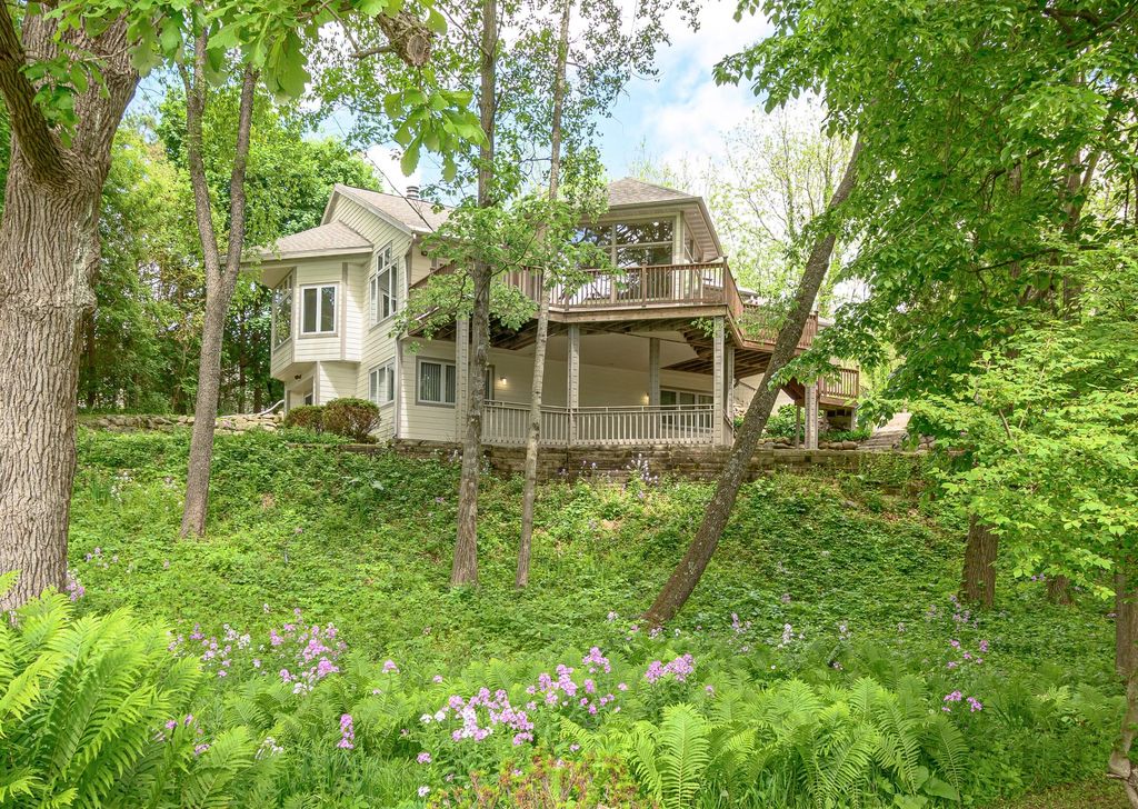 N6209 Helena St, Lake Mills