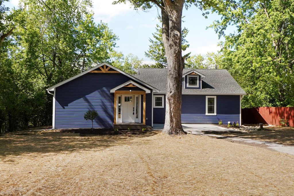 4004 Forest Dr, Delavan