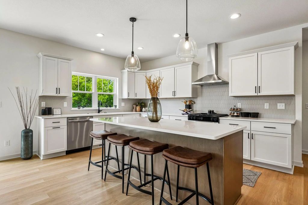 W254n5593 Crescent Hill Dr, Sussex