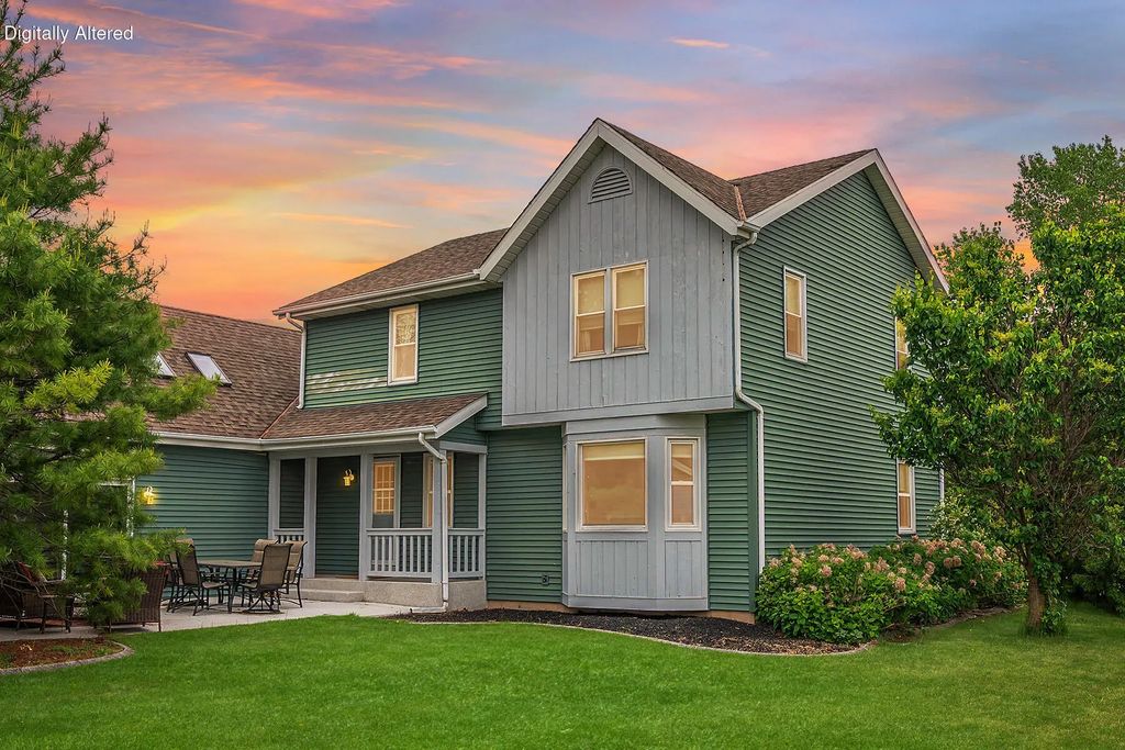 364 Plank Rd, Mukwonago