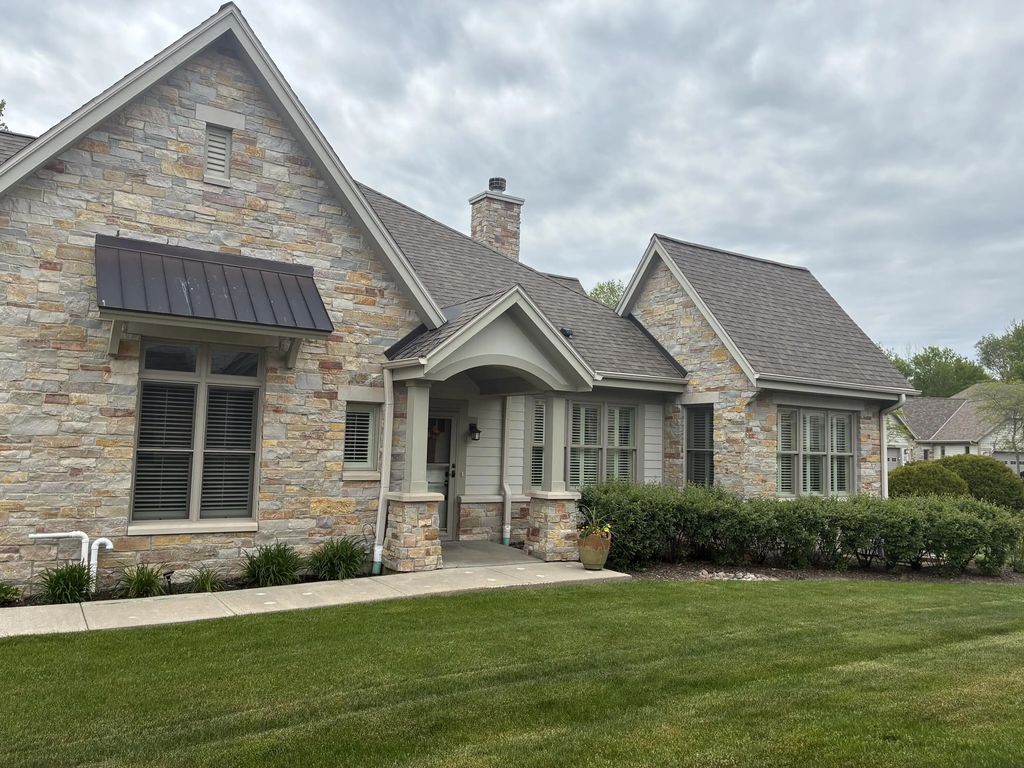 N73w13623 Claas Rd R4, Menomonee Falls