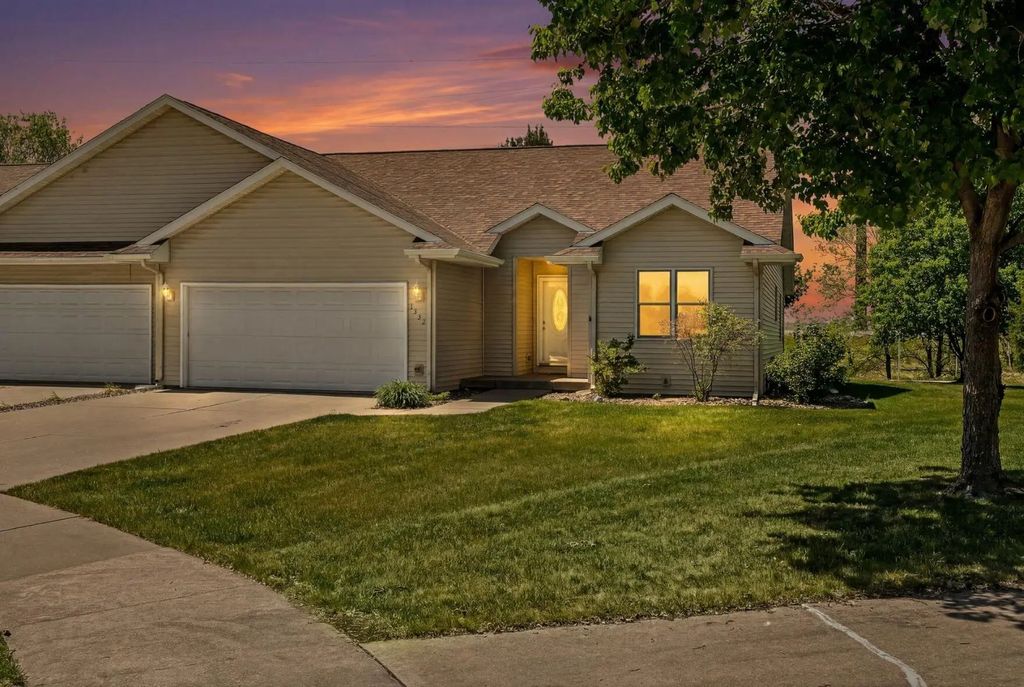 1332 Harvest Cir, Holmen