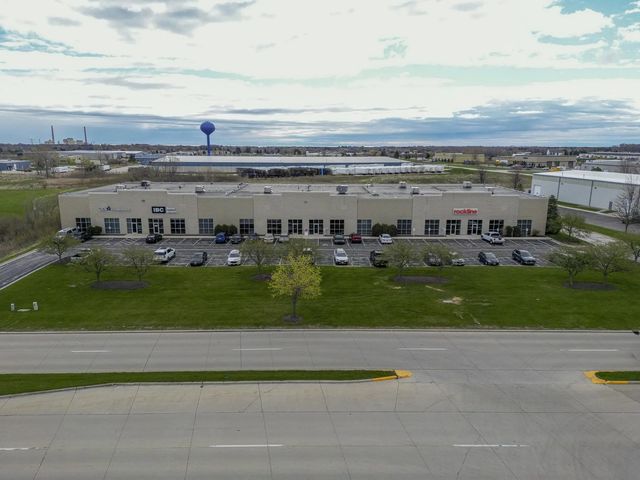 4505-4515 S Taylor Dr, Sheboygan