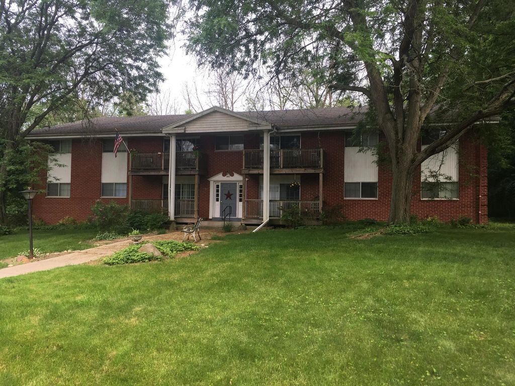 207 Williamsburg Dr, Thiensville