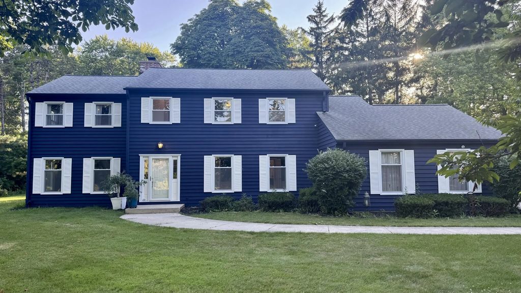 1435 E Fairy Chasm Rd, Bayside