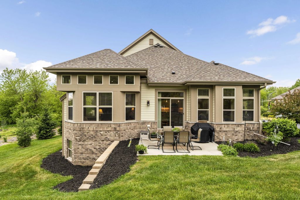 21975 W North Ave, Brookfield