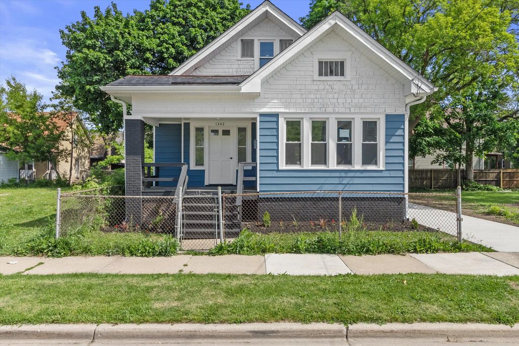 1342 St Patrick St, Racine
