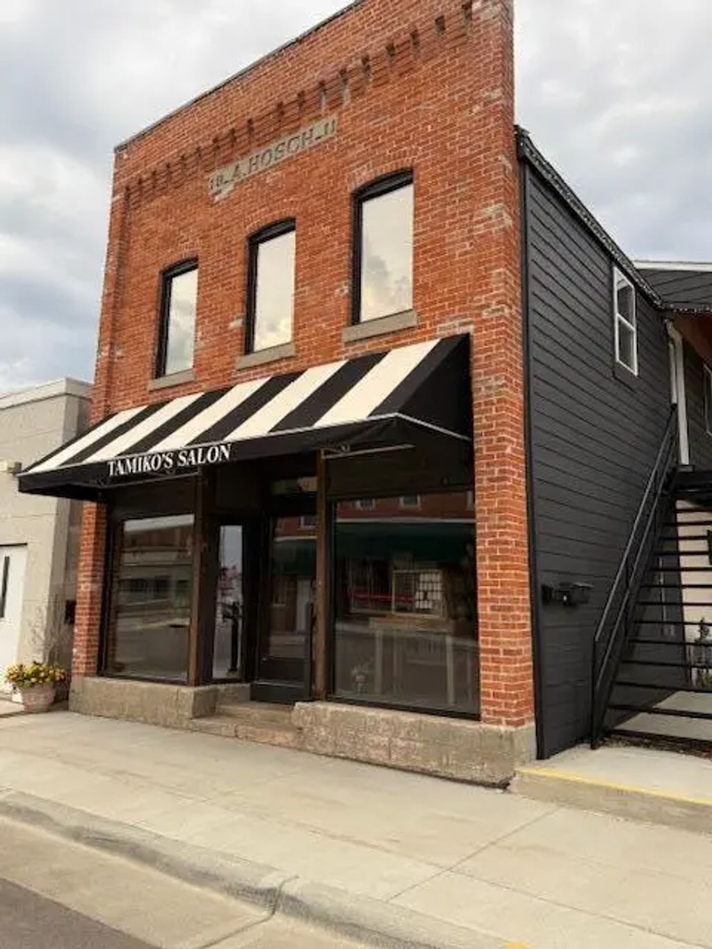 111 Grove St E, Caledonia