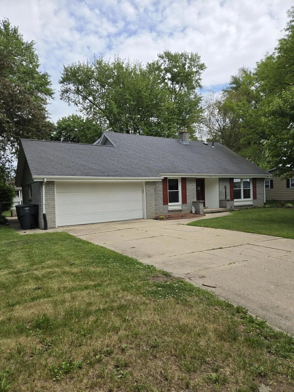 447 S Woodland Dr, Whitewater