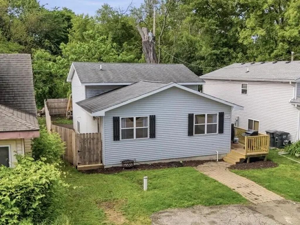 23507 127th Pl, Salem Lakes