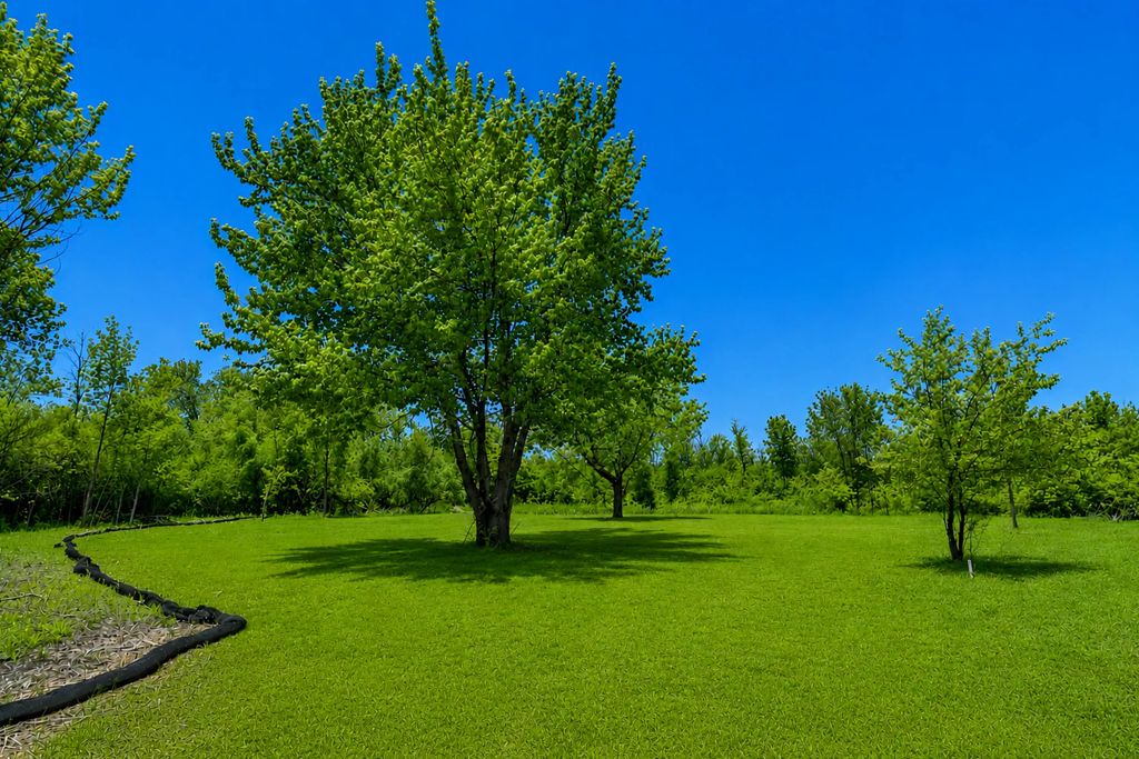 2516 W Range Line Ter, Mequon
