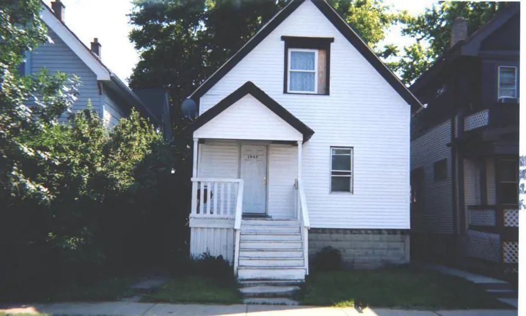 1935 W Monroe St, Milwaukee