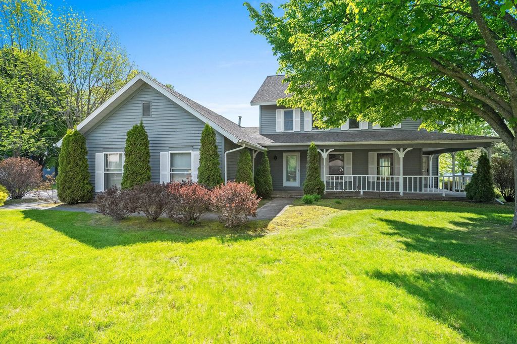 4116 Michigan Shores Dr, Menominee