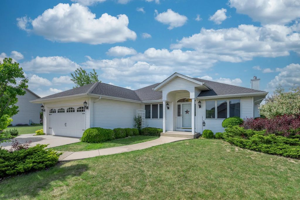 168 White Oak Ct, Union Grove