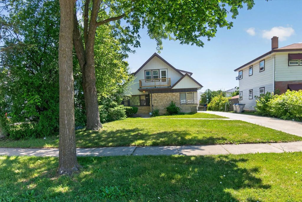 5936 N 84th St, Milwaukee
