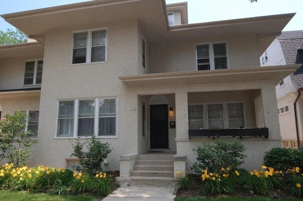 3132 N Shepard Ave, Milwaukee