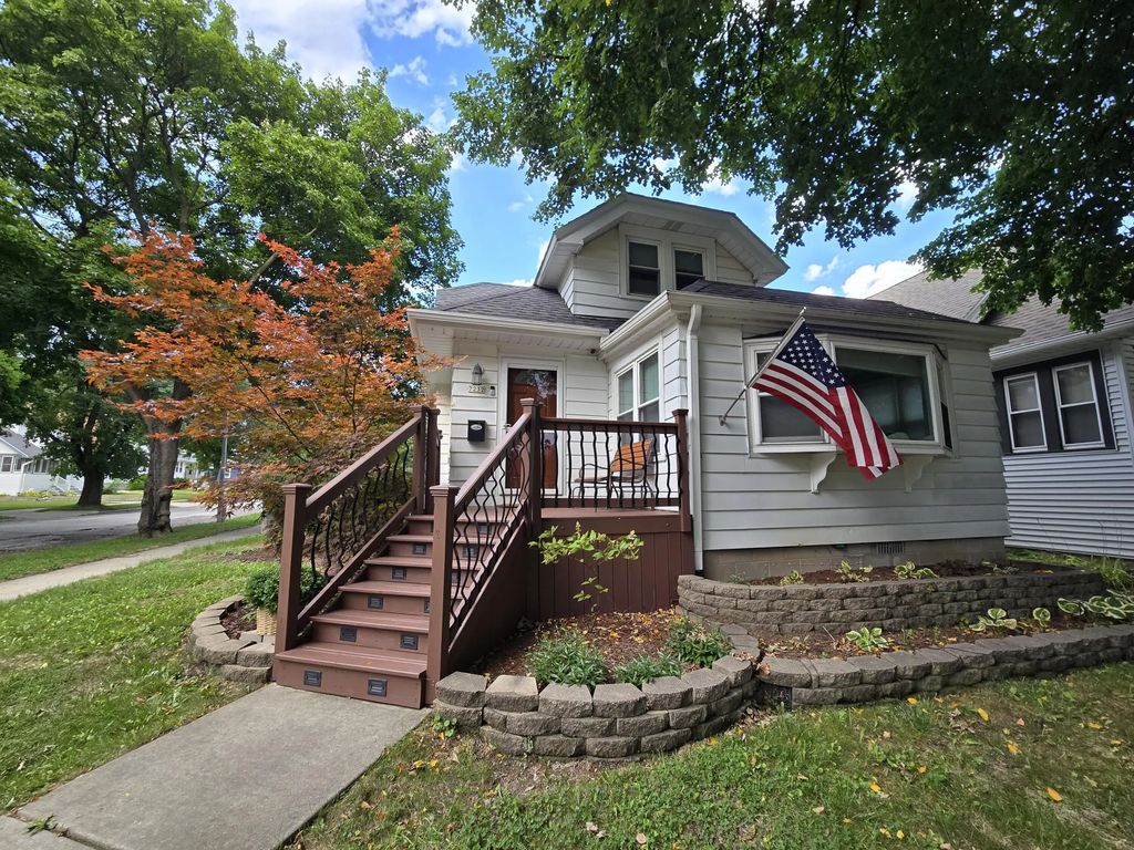 7232 W Mount Vernon Ave, Milwaukee