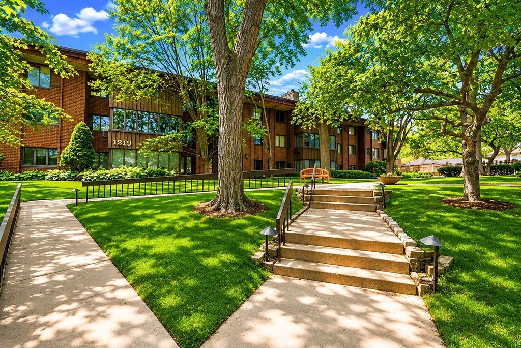 1219 N Jackson St 308, Milwaukee