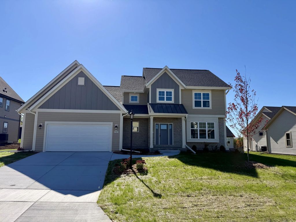 N54w19407 Kearney Ln, Menomonee Falls