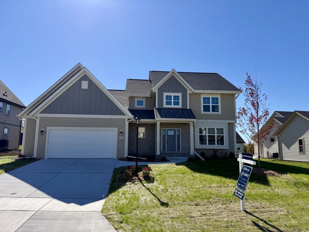 N54w19407 Kearney Ln, Menomonee Falls