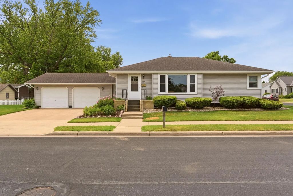 114 W Logan St, Tomah