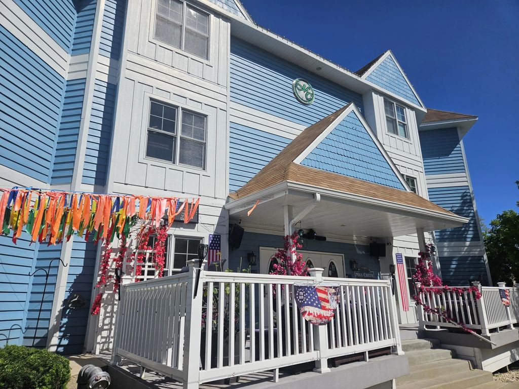 123 Center St 204, Lake Geneva