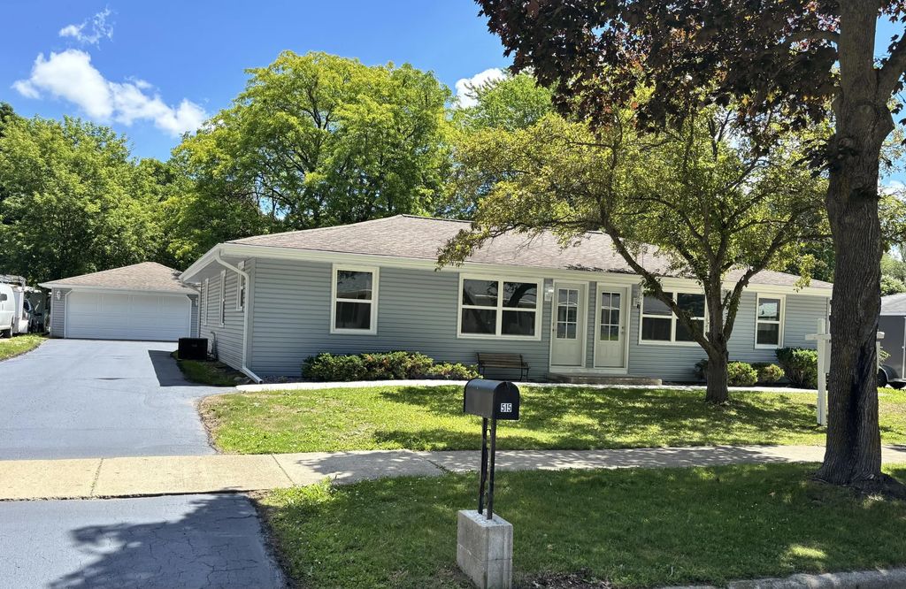 513 Bender Rd 515, West Bend